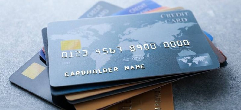 Chase, Wells Fargo等银行将共享存款信息为用户增加获得新信用卡批准的机会#信用卡 #消息 #Chase #USBank👉🏿 [WSJ]由Chase, Wells Fargo和U.S. Bank等10家主要银行组成的集团，将为没有信用评分的新申请信用卡的用户，相互共享有关客户的checking和savings账户余额及其透支历史的信息，以增加他们获得新信用卡批准的机会 • 银行讨论使用Equifax、Experian和TransUnion以及Early Warning Services等作为这种数据共享的渠道 • Chase计划最早在今年秋天开始试行