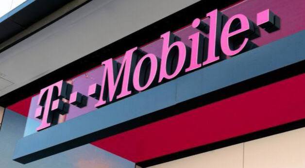 T-Mobile再再再次发生黑客攻击导致的数据泄露事件#TMobile #消息在周四的一份财务 文件 中，T-Mobile 透露，一名黑客访问了属于 3700 万客户的大量个人数据，数据泄露可能始于11月25日泄漏数据包括 “姓名、账单地址、email、电话号码、出生日期、T-Mobile 帐号以及帐户上的 lines 数量和 plan features等信息”敏感信息包括 SSN、驾照ID、密码或付款信息不会被黑客获取这是自2018年以来 T-Mobile 第八次被黑客入侵，最近的事件发生在 2022 年消息来源